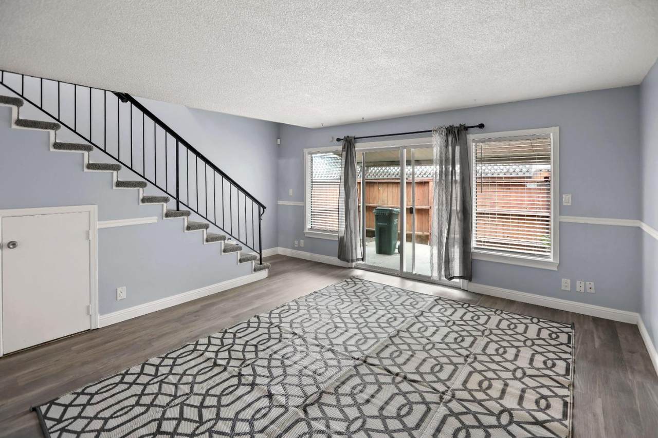 5722 Hillsdale Boulevard - Photo 1