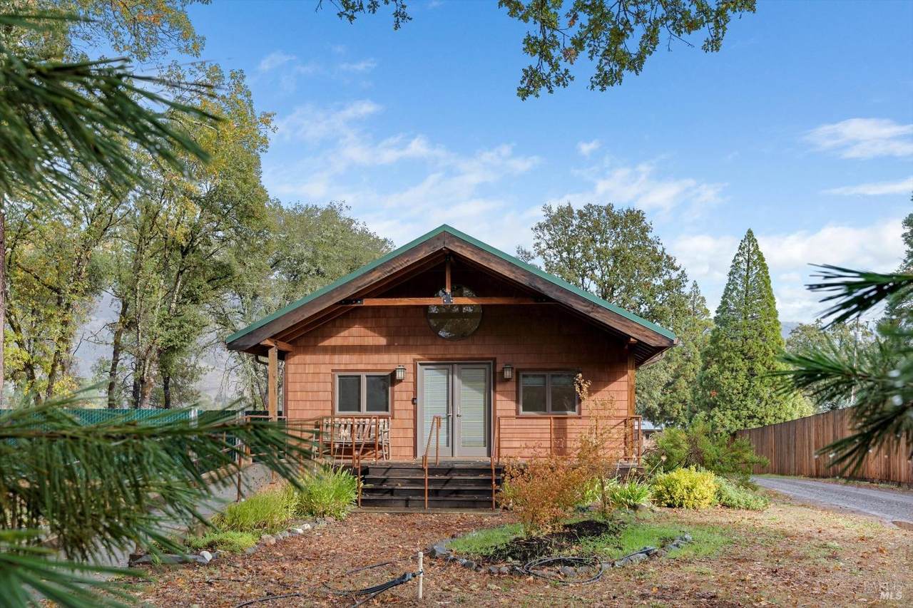 10185 East Road - Photo 1