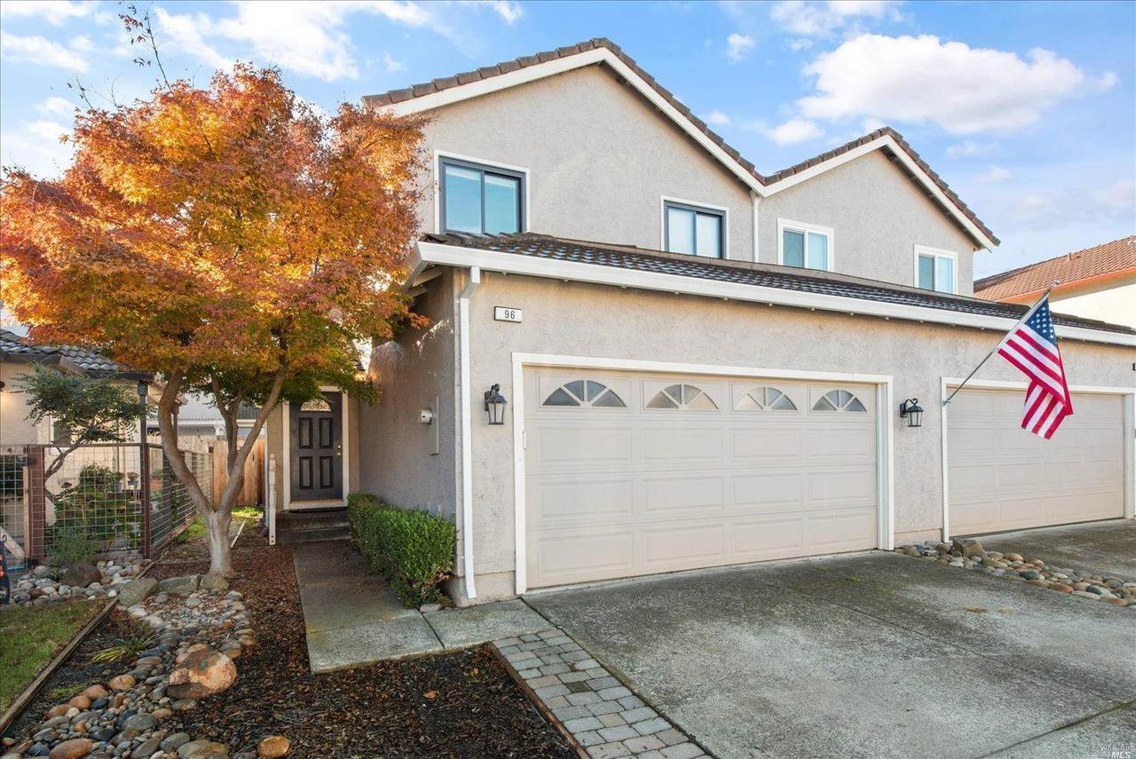 96 Francis Circle - Photo 1