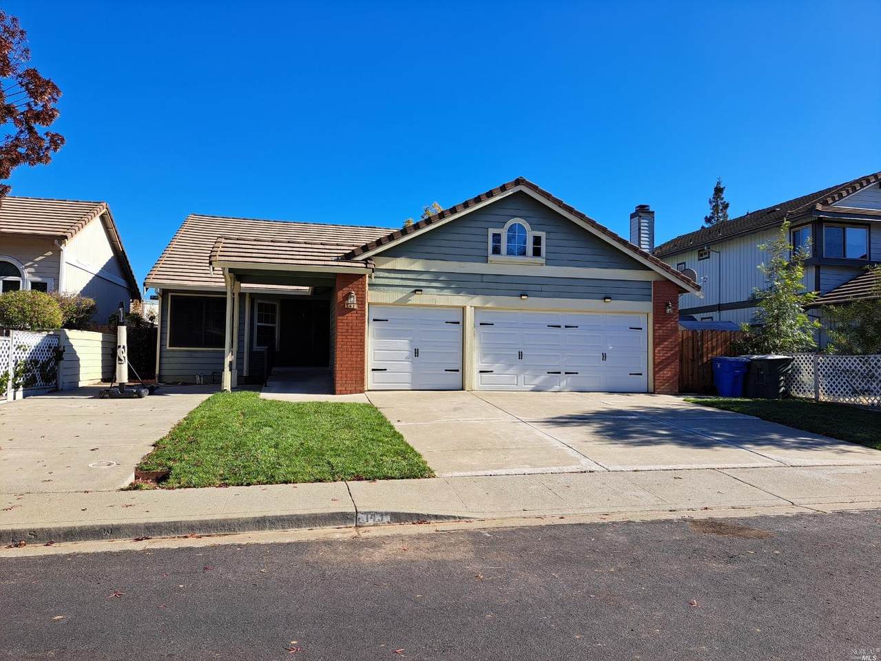 143 Buttercup Circle - Photo 1