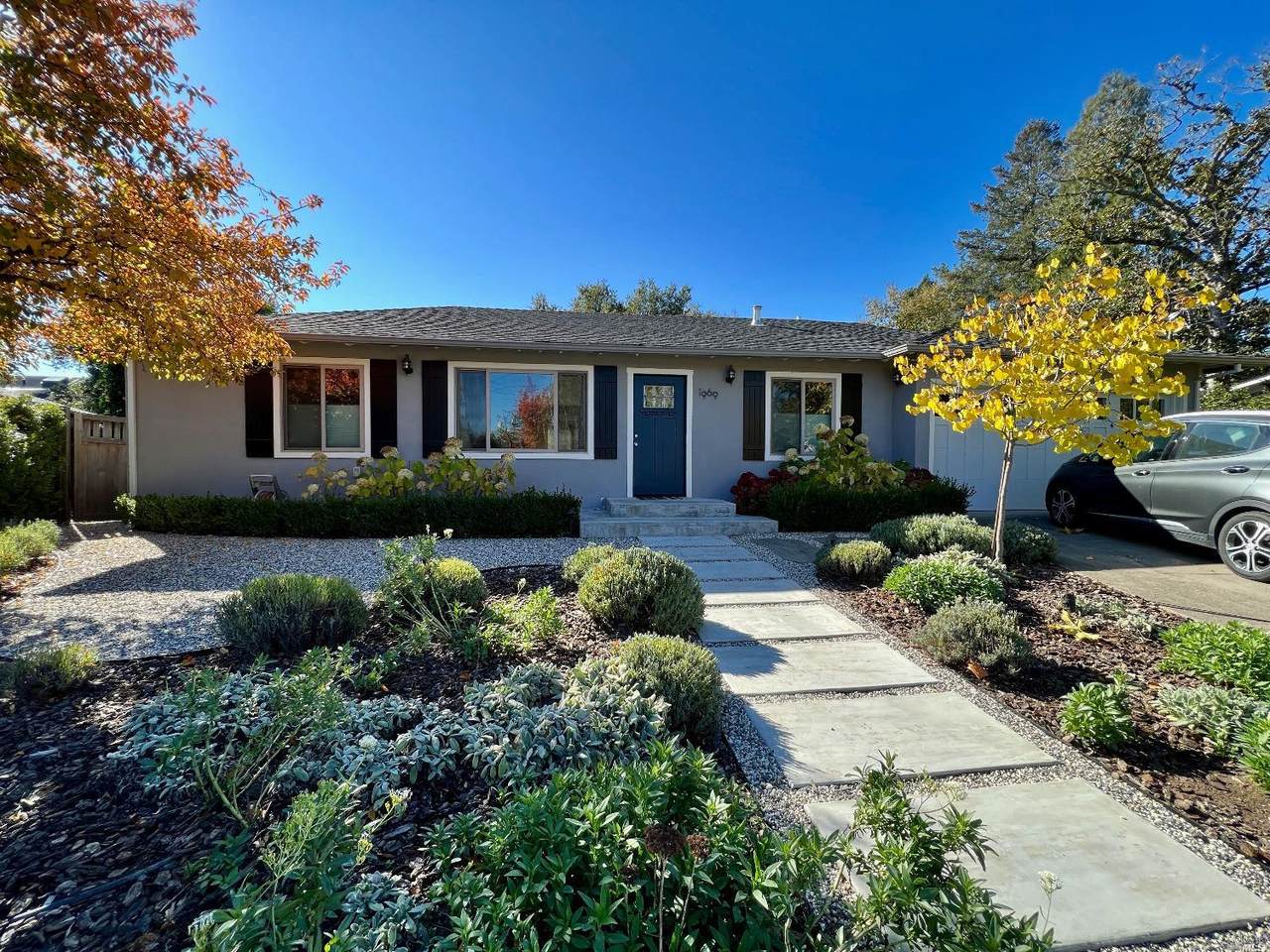 1969 Vineyard Avenue - Photo 1