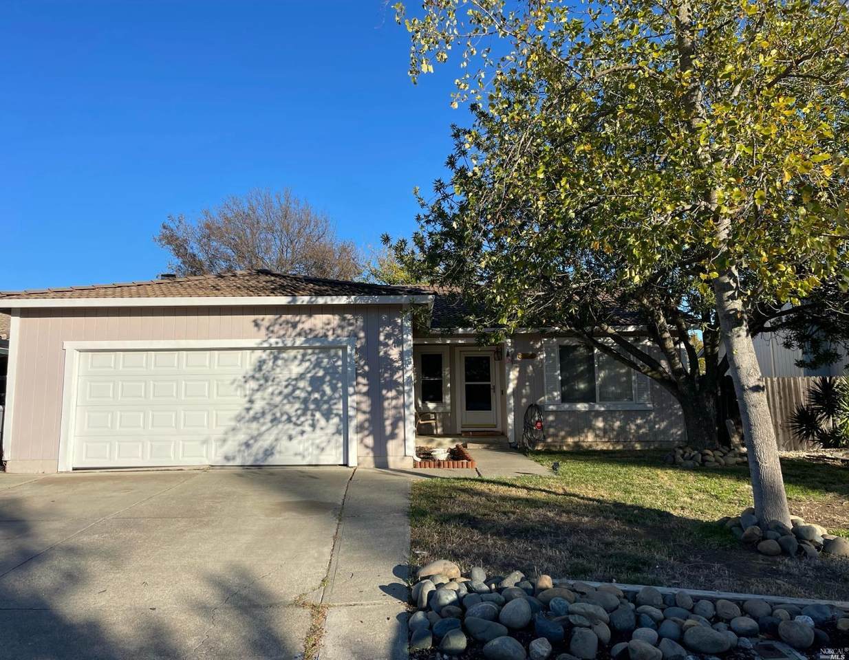 848 Scottsdale Drive - Photo 1