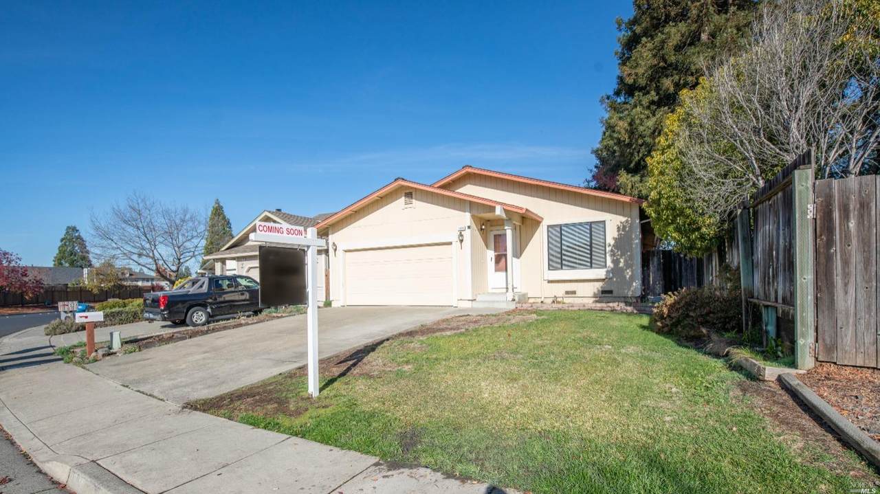 1328 Maurice Avenue - Photo 1