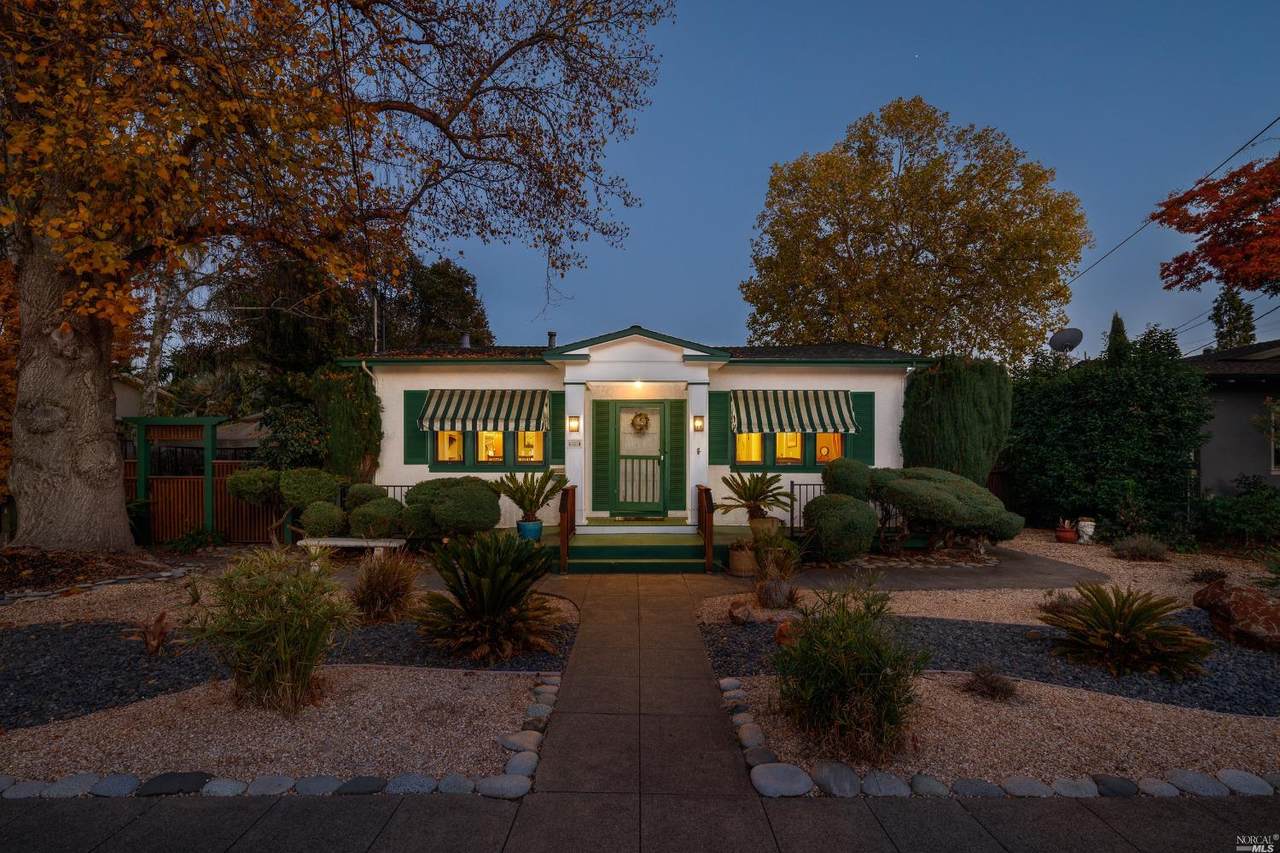 484 4th Street - Photo 1