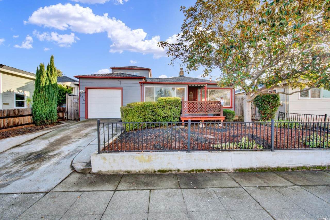 305 Campbell Avenue - Photo 1