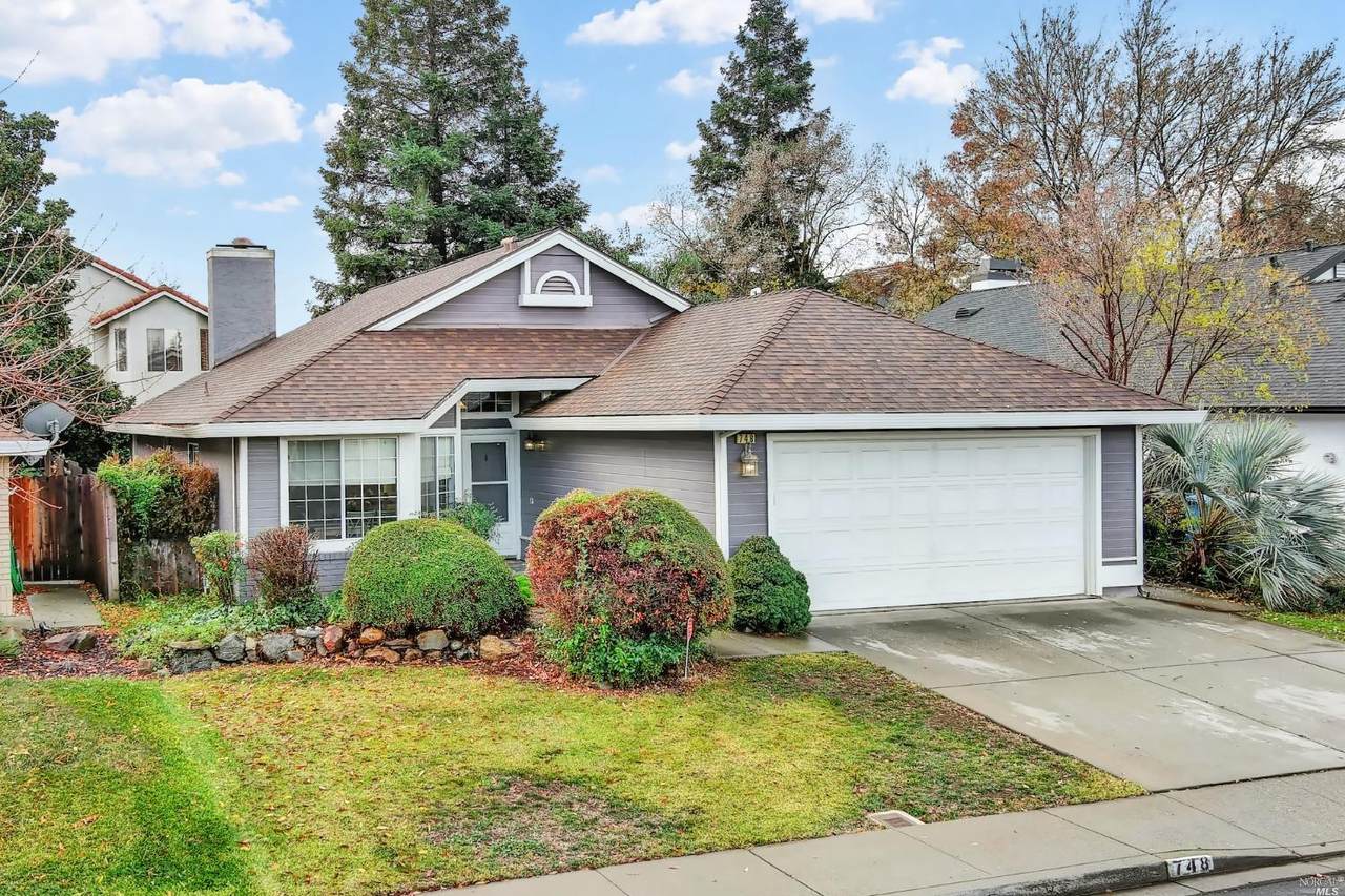 748 Bluebird Drive - Photo 1
