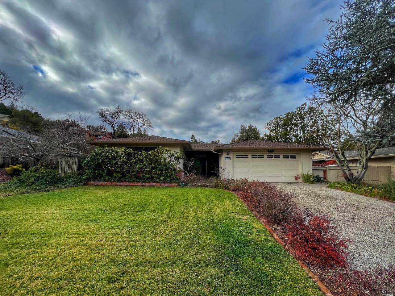 6840 Oakmont Drive - Photo 1