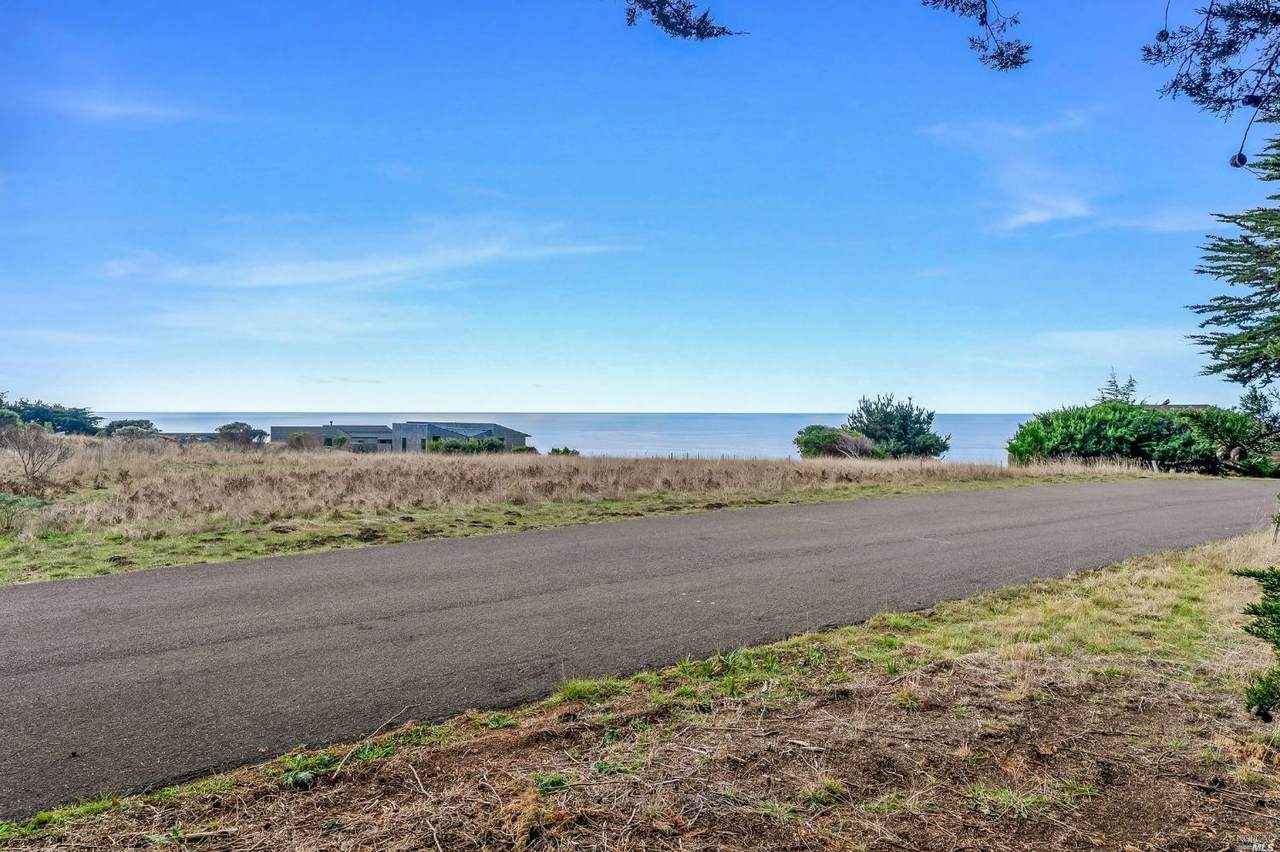 36786 Mariners Drive - Photo 1