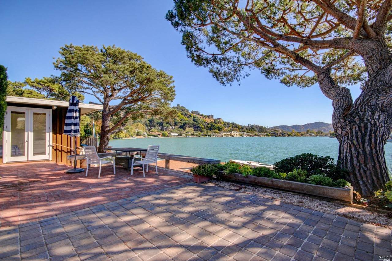 32 Windward Road - Photo 1
