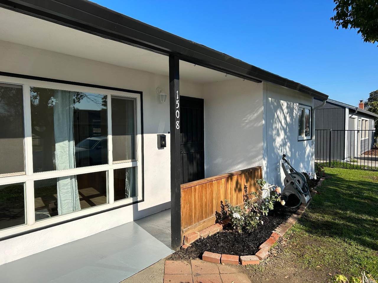 1508 Hawaii Street - Photo 1