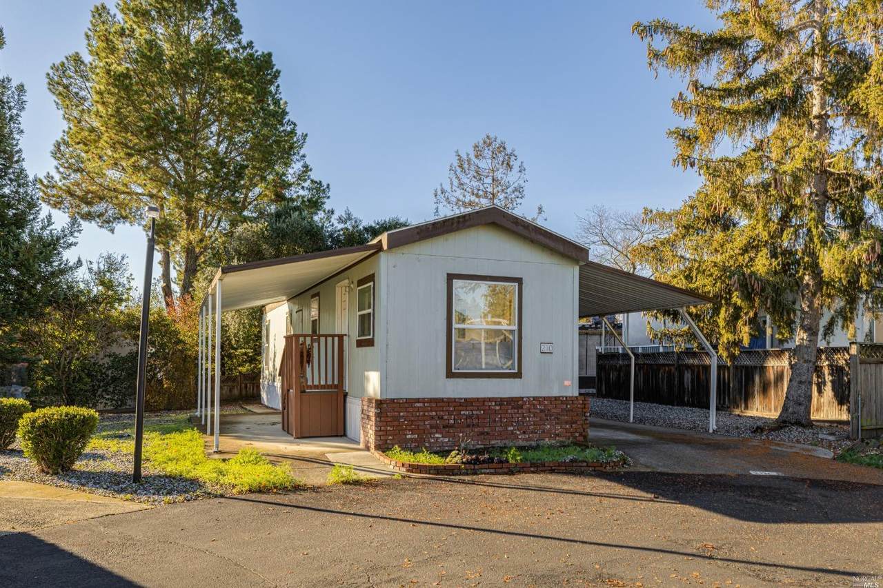 210 Seven Flags Circle - Photo 1