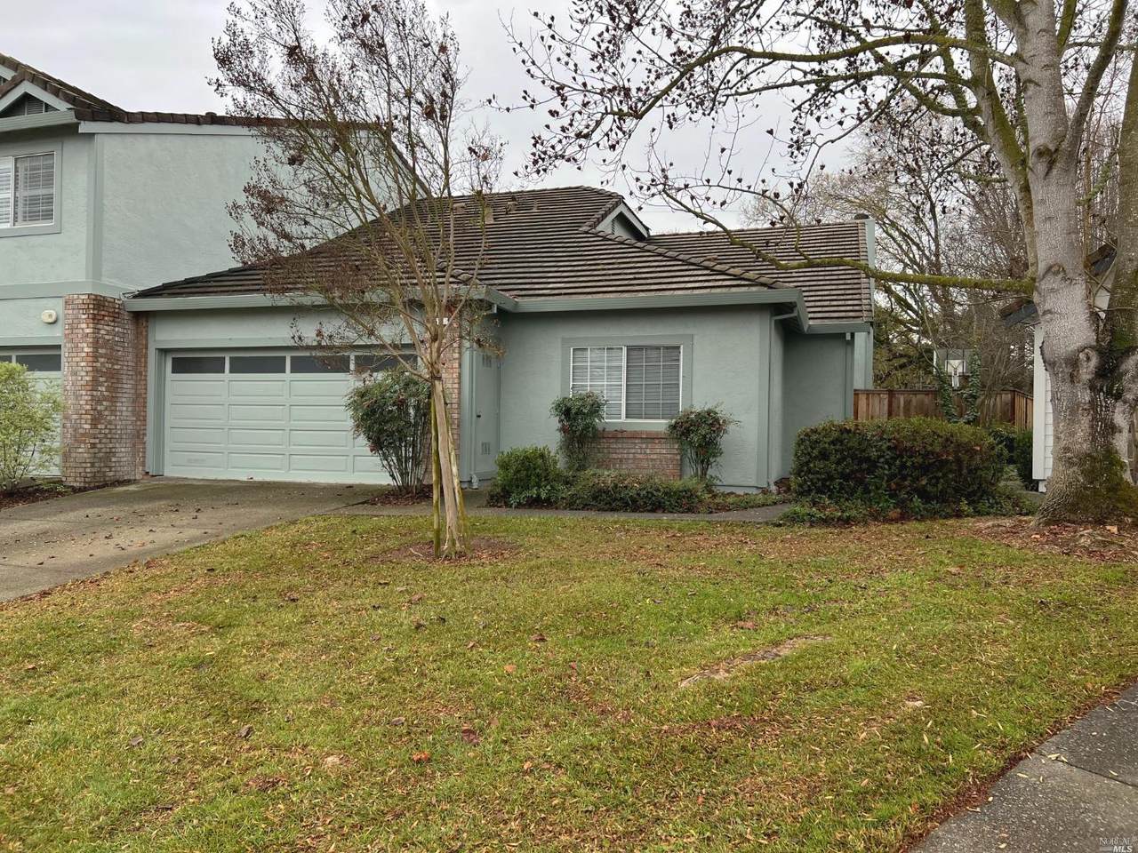 519 Danby Court - Photo 1