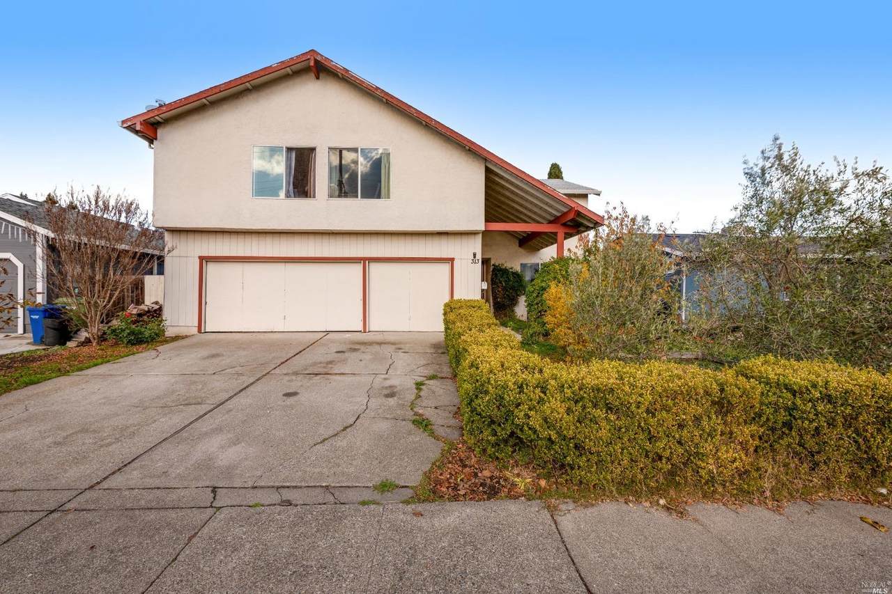 313 Ely Boulevard - Photo 1