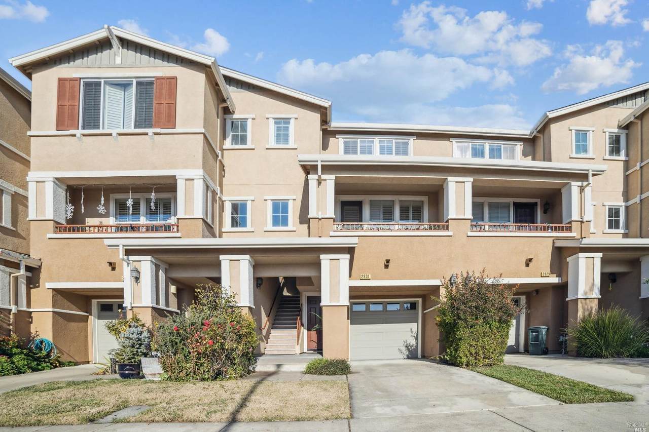 2931 Edgewater Drive - Photo 1