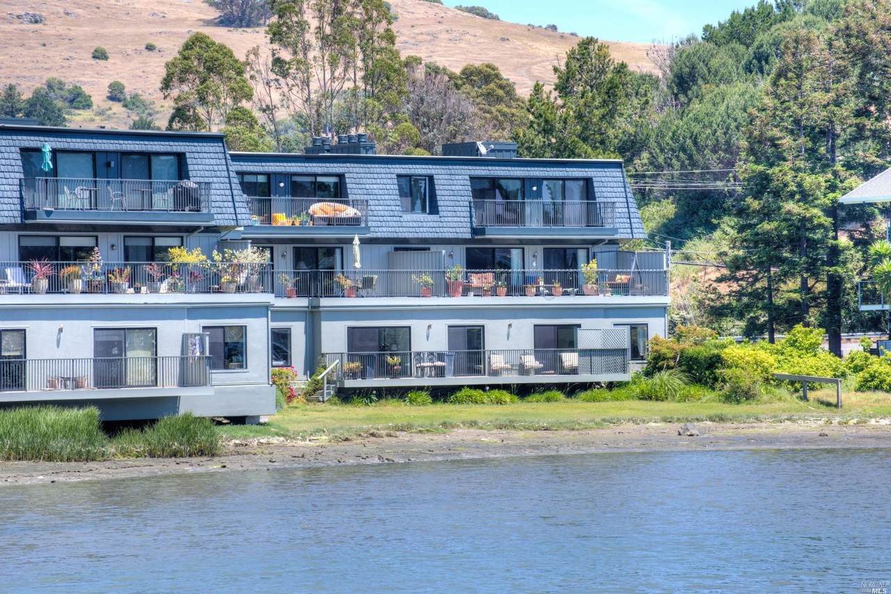 8 Greenwood Cove Drive - Photo 1