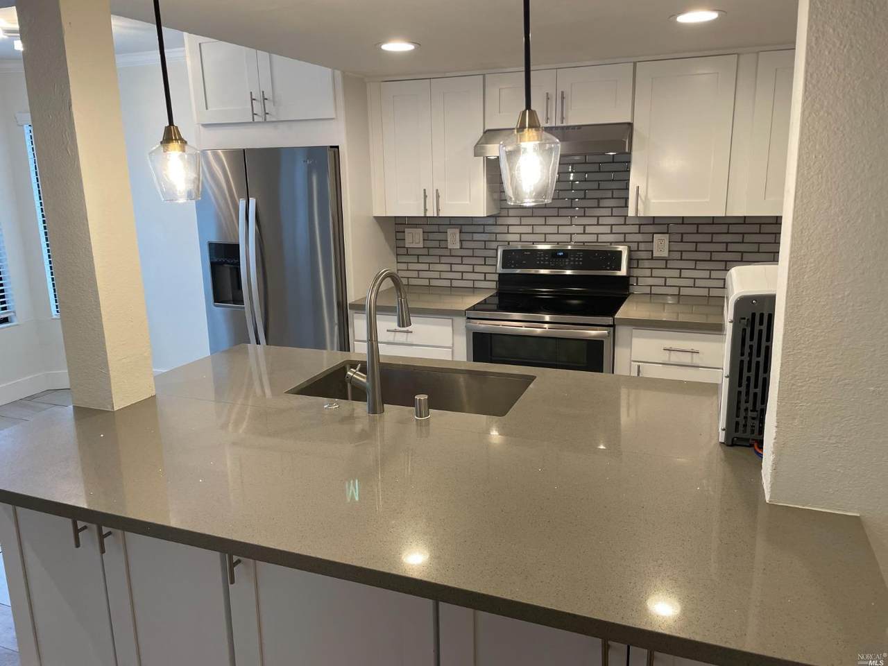 95 Dockside Circle - Photo 1