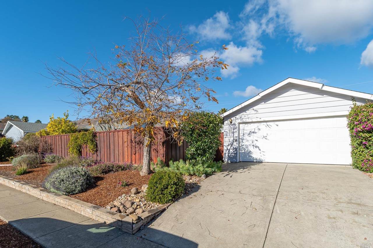 10 Ruben Court - Photo 1