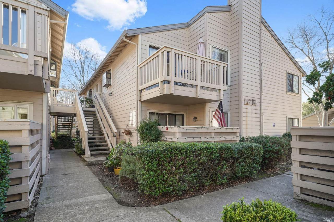 475 Mission Boulevard - Photo 1