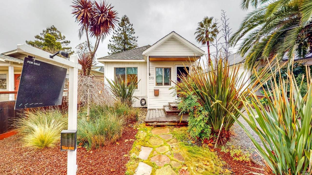 610 D Street - Photo 1