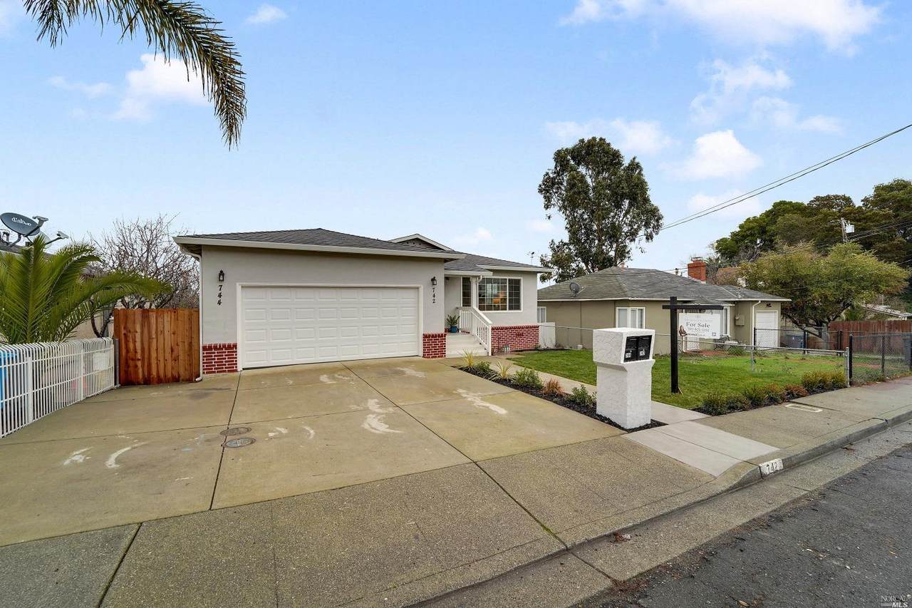 742 Porter Street - Photo 1