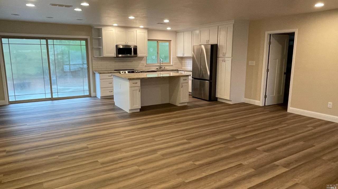 516 Deerfield Place - Photo 1