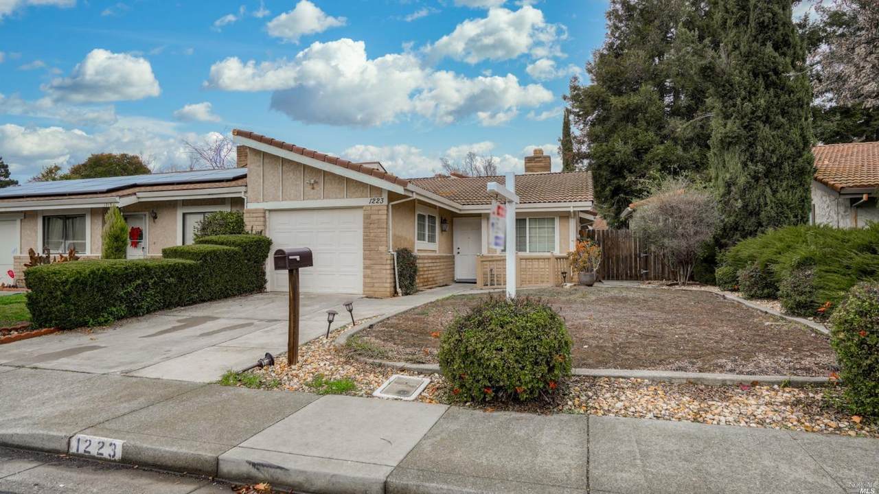 1223 Hartford Circle - Photo 1