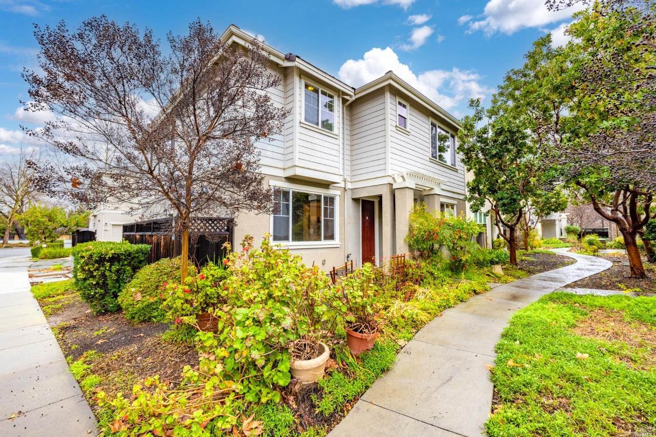200 Coulter Way - Photo 1