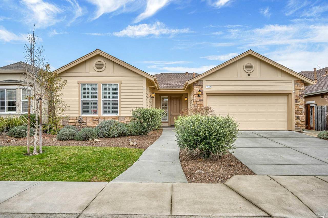 9248 Oak Trail Circle - Photo 1