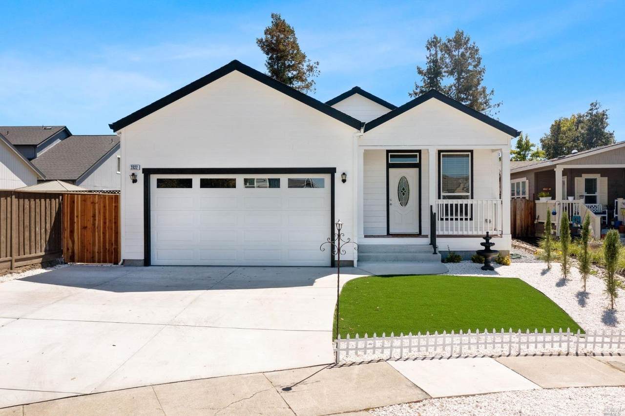 2032 Shelbourne Way - Photo 1