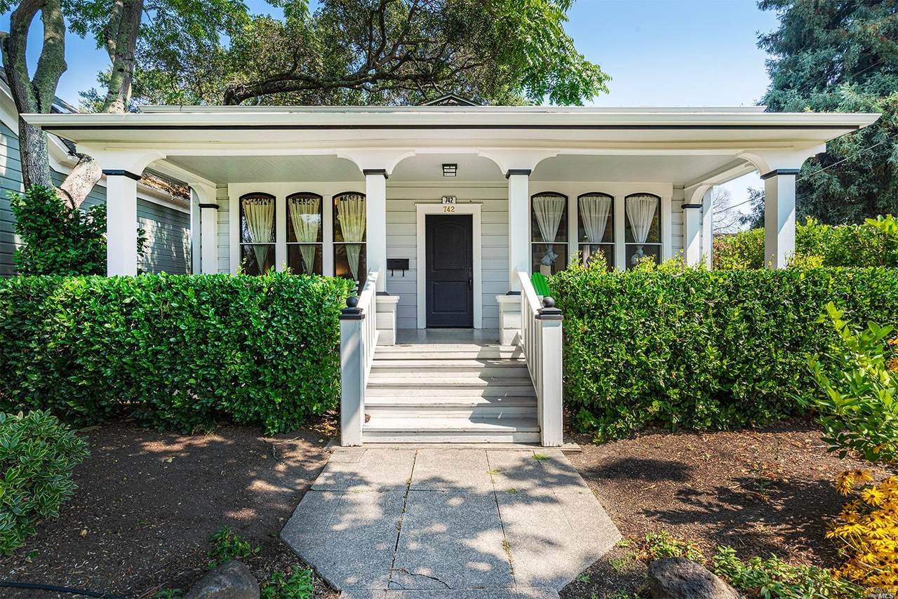 742 Orchard Street - Photo 1