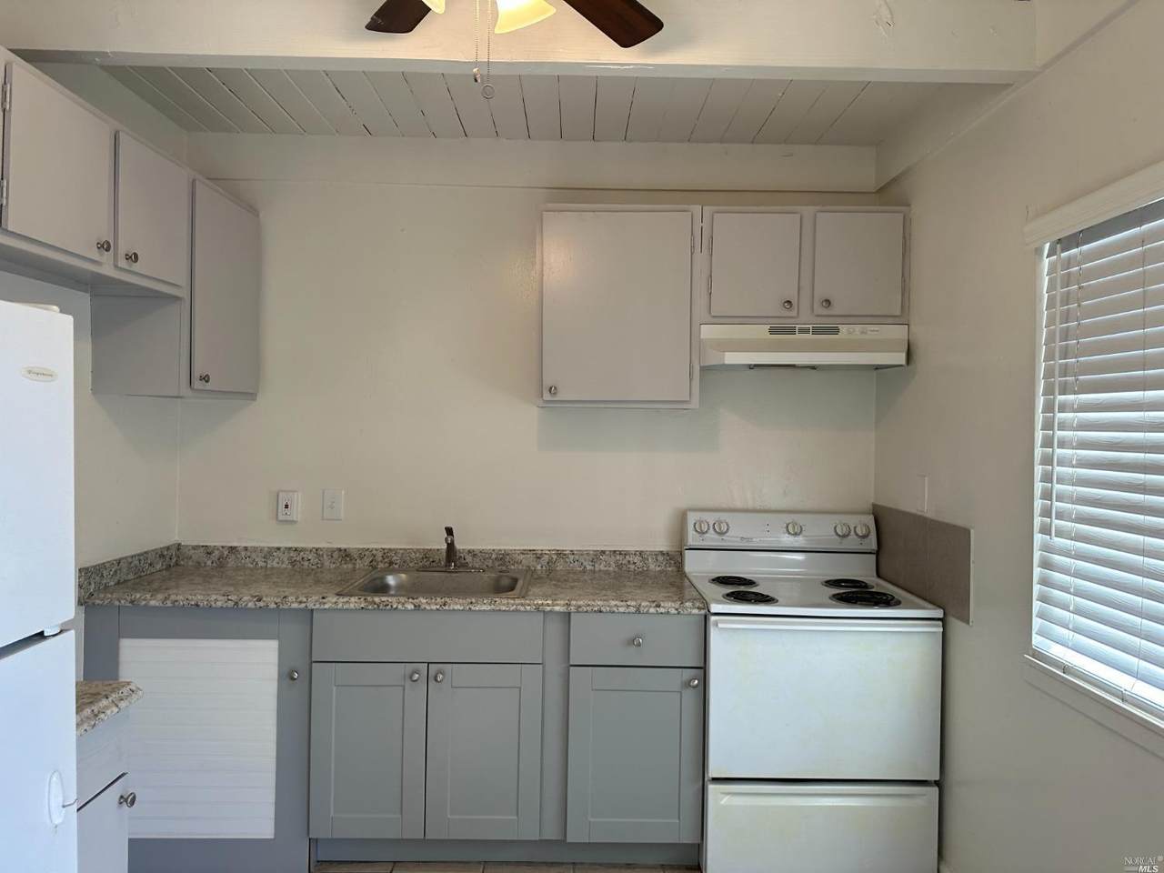 1124 Union Avenue - Photo 1