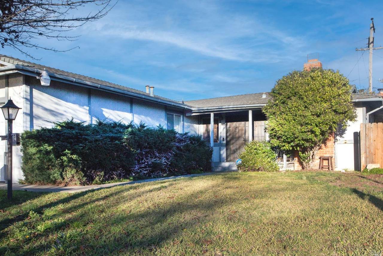 1509 Elliott Drive - Photo 1