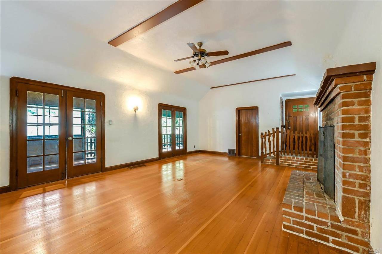 12 Jones Way - Photo 1