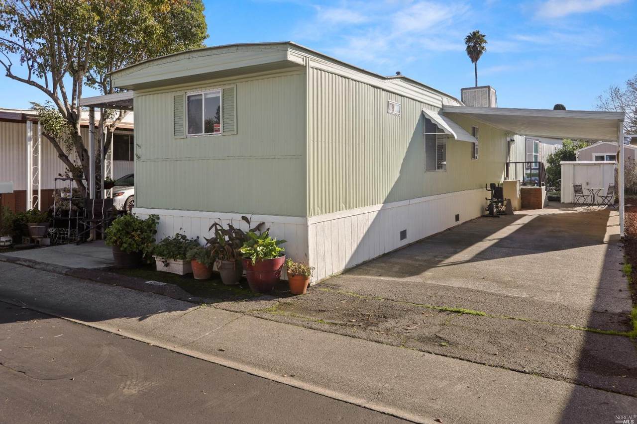 370 Ricardo Avenue - Photo 1
