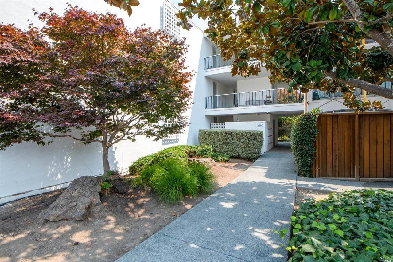 3227 Shelter Bay Avenue - Photo 1