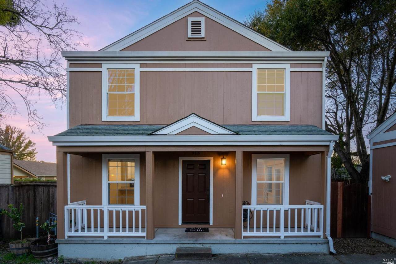 913 Kingwood Street - Photo 1