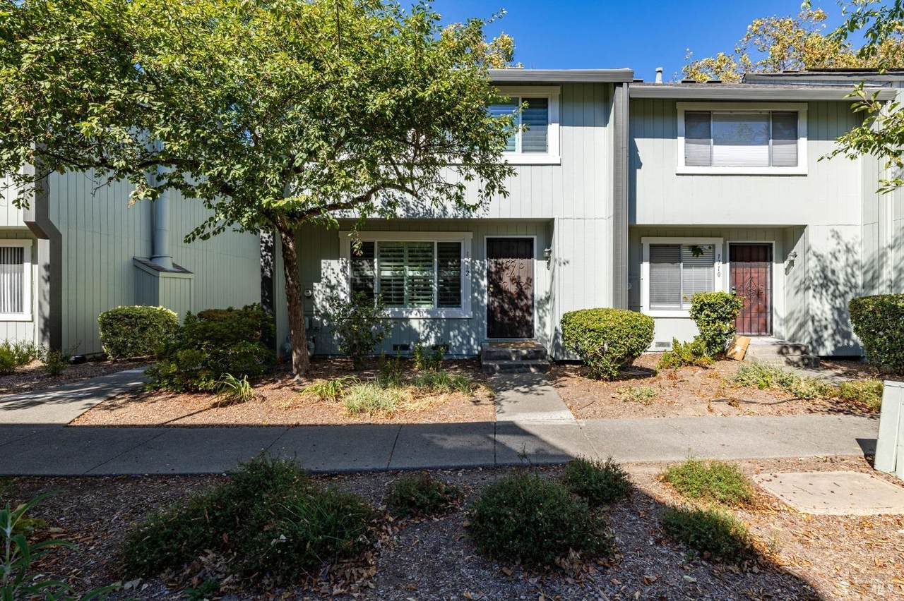 1712 Oldfield Way - Photo 1
