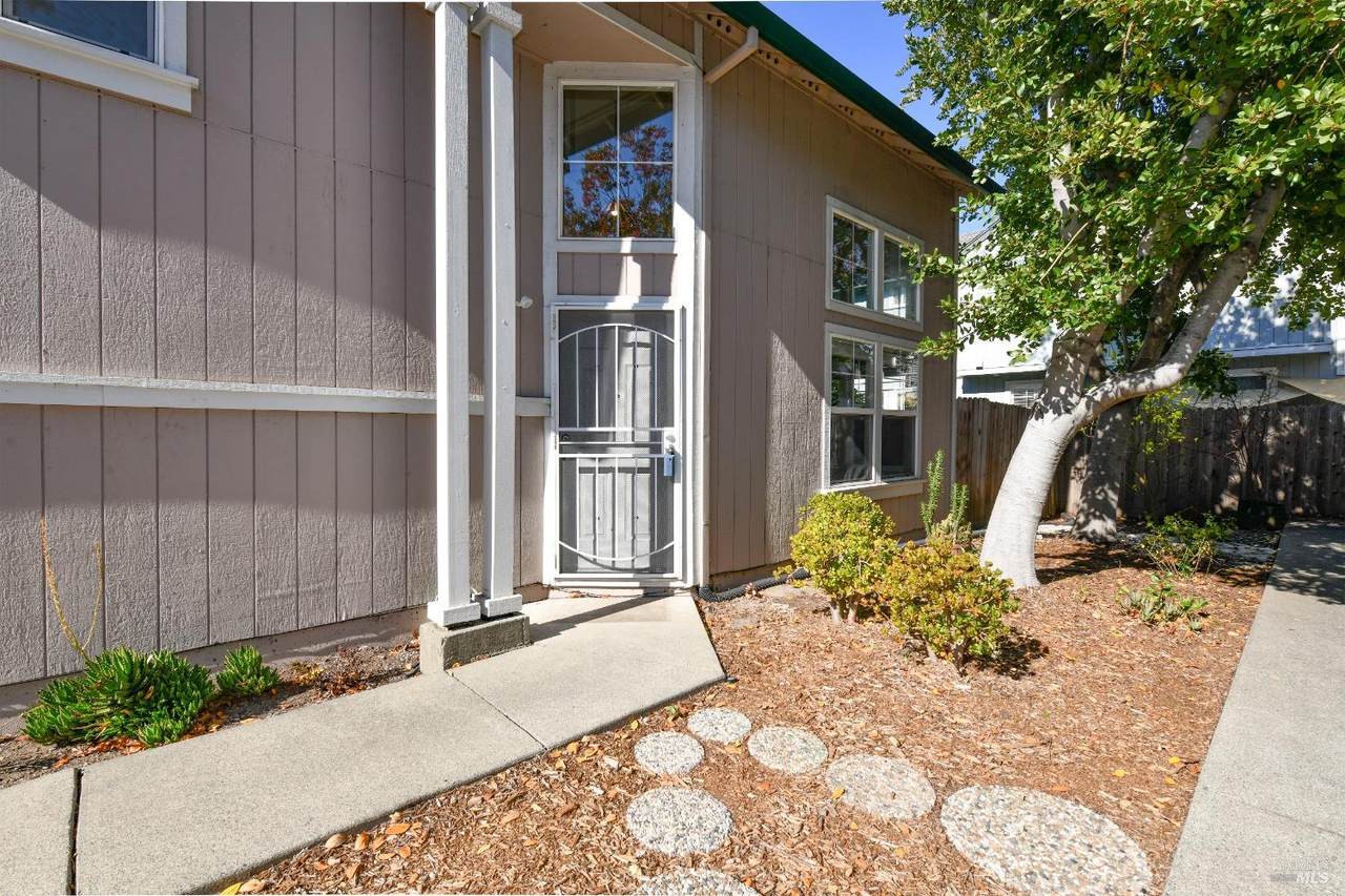 1547 Pinebrook Place - Photo 1