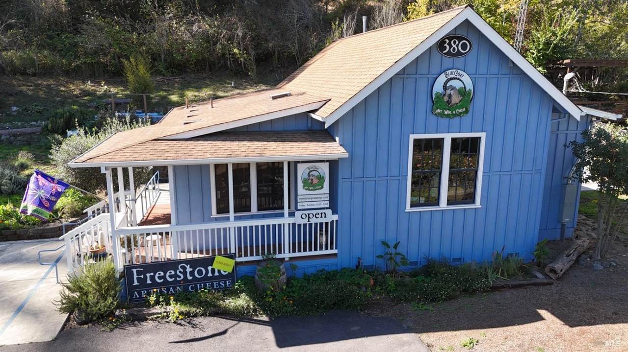 380 Bohemian Highway - Photo 1