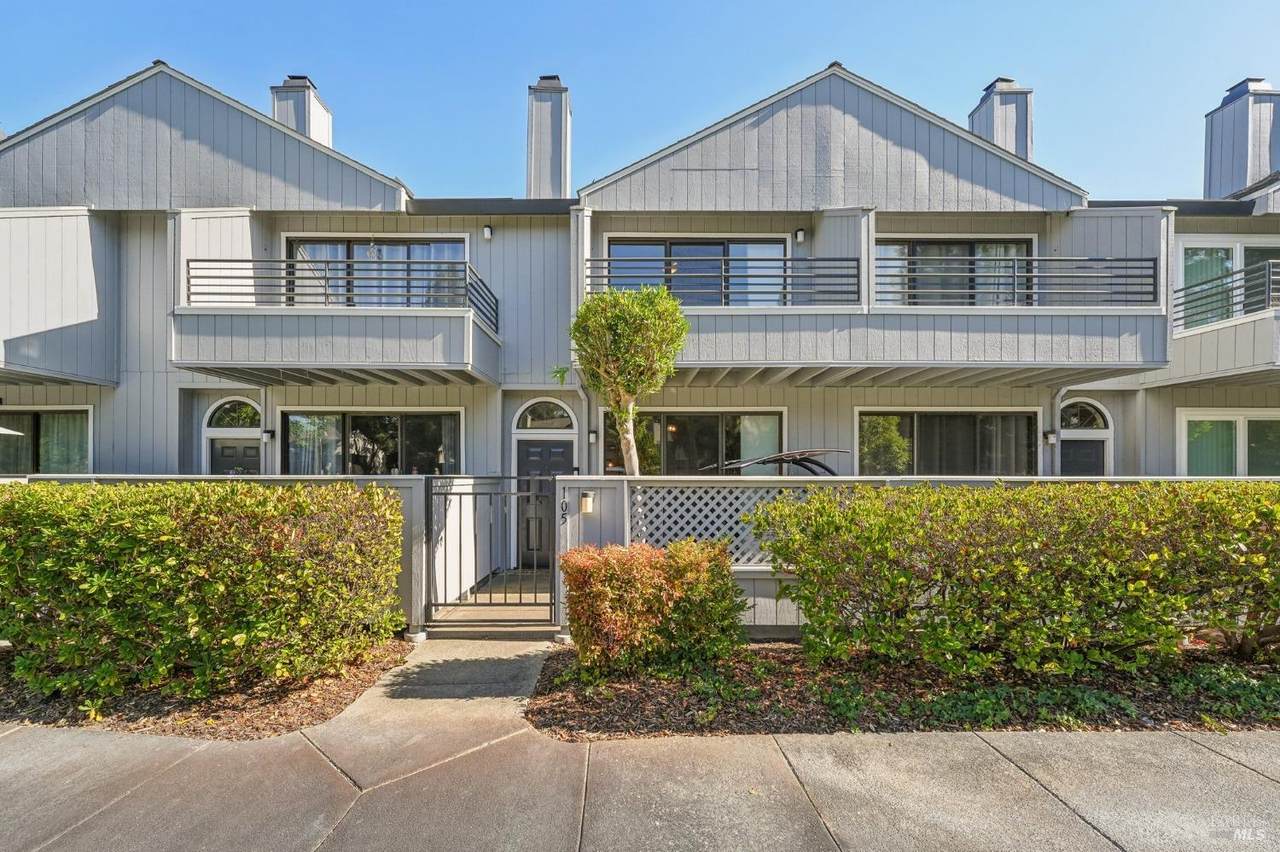 105 Glenbridge Court - Photo 1