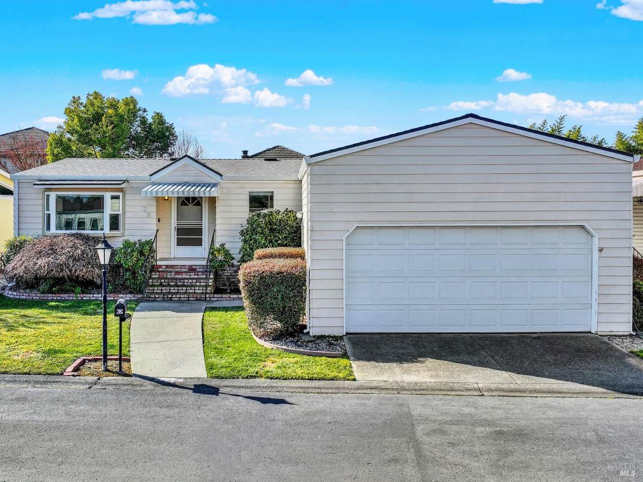 62 Falcon Crest Circle - Photo 1