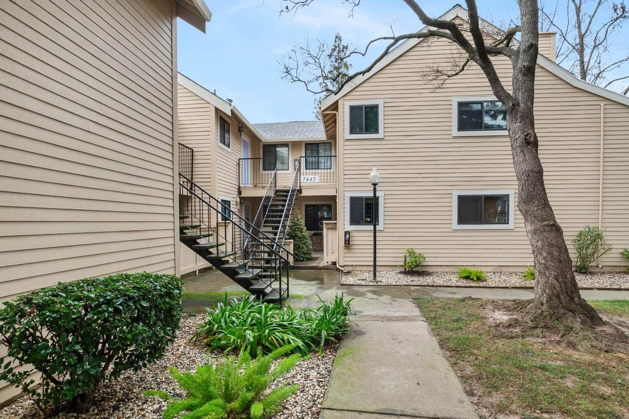 7445 Auburn Oaks Court - Photo 1