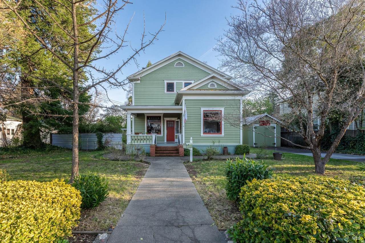 701 Clay Street - Photo 1