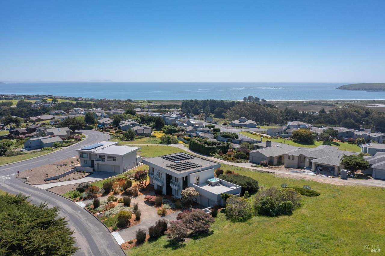 315 Mainsail Drive - Photo 1