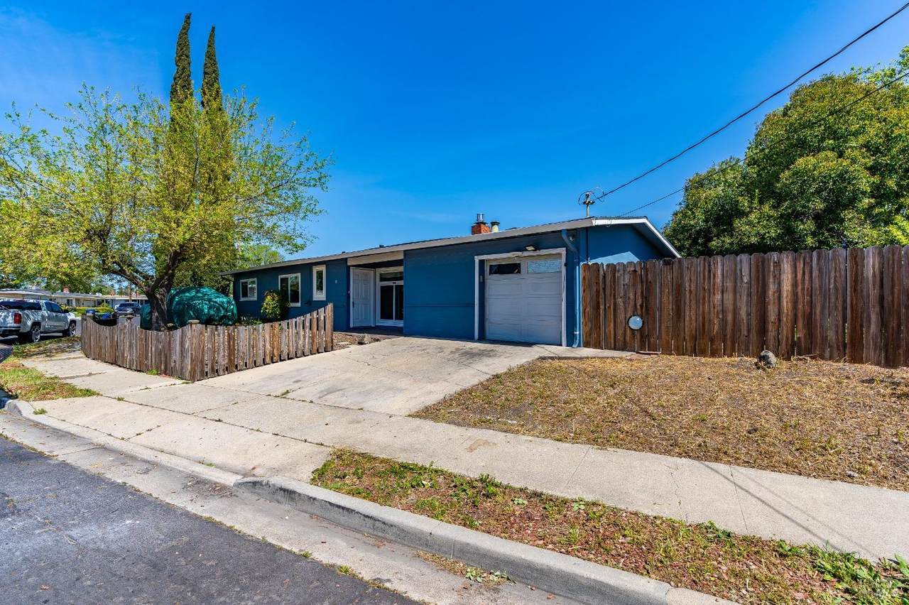 2678 Mayfair Avenue - Photo 1