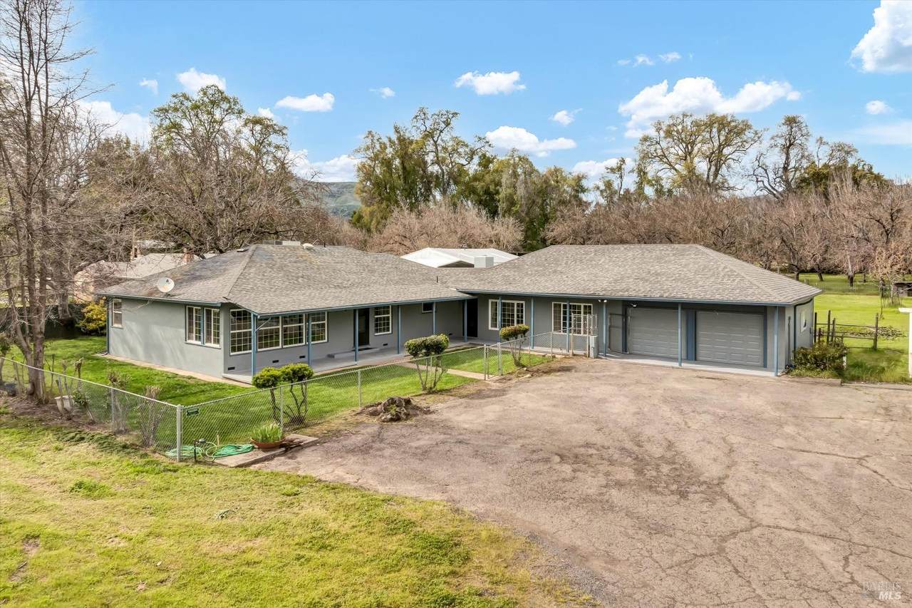 820 Clover Drive - Photo 1