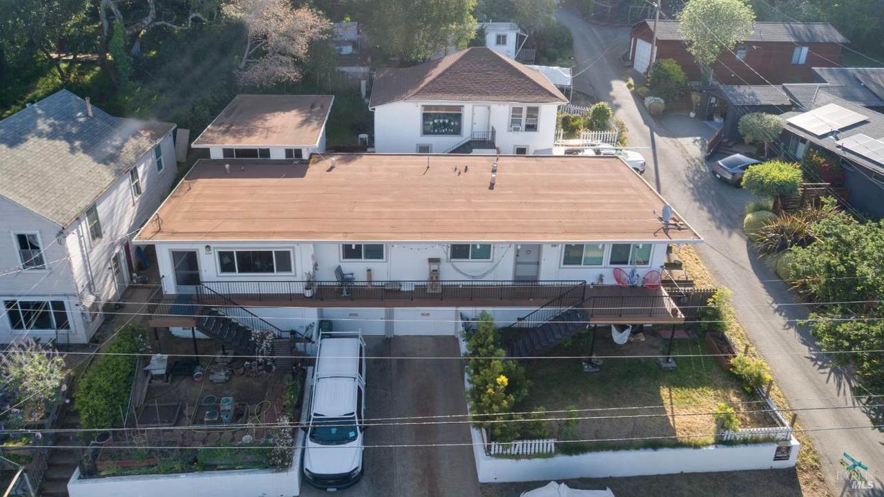 215 Picnic Avenue - Photo 1