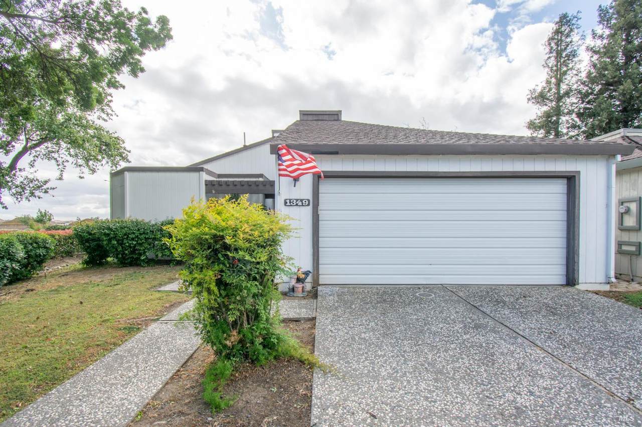 1349 Snowberry Court - Photo 1