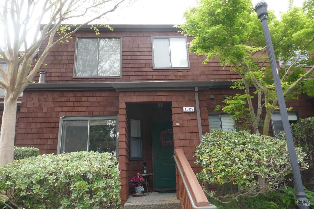 1025 Margaret Court - Photo 1