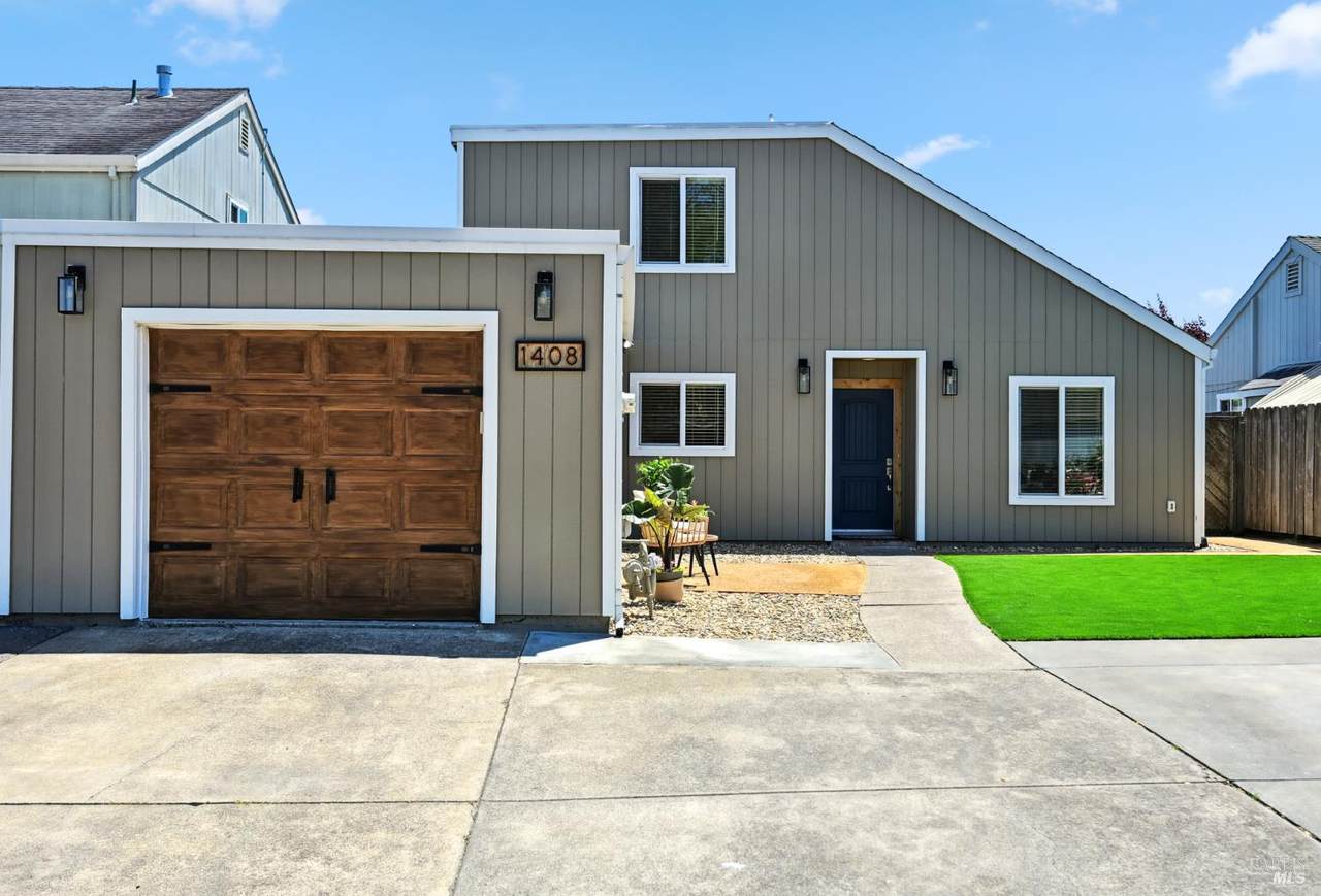 1408 Serpilio Way - Photo 1